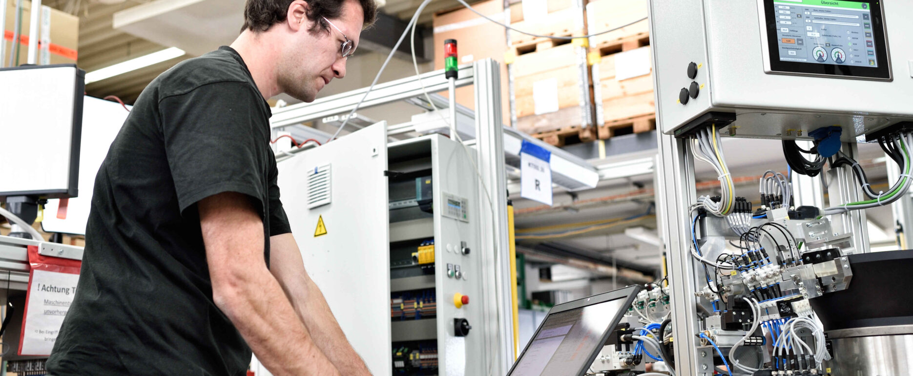 Installation und Inbetriebnahme Anlage und Baugruppe Maschine Vernetzung Hardware Software