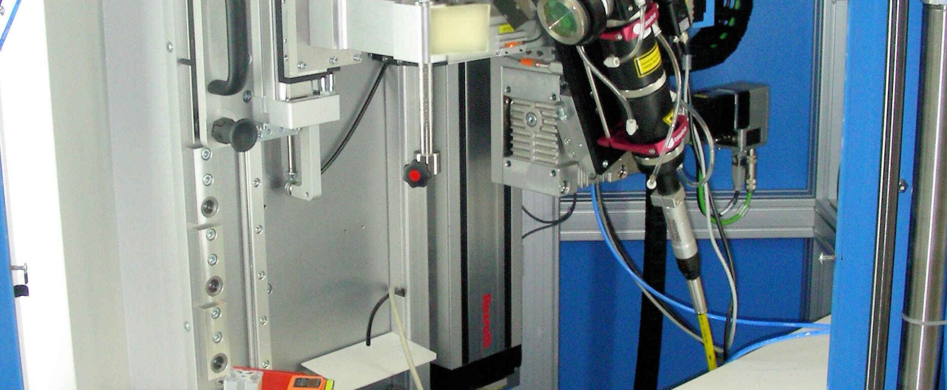 Laserschwei&szlig;anlage Greifer- und Spannsystem Ultraschallreinigung Handlingsystem