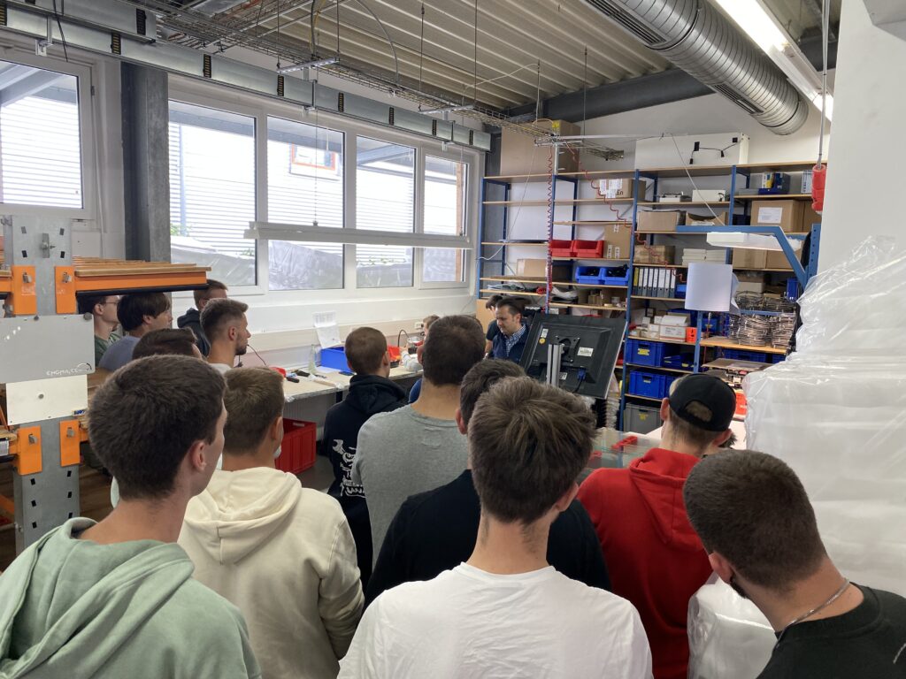 Maschinenbautechniker in der Montage