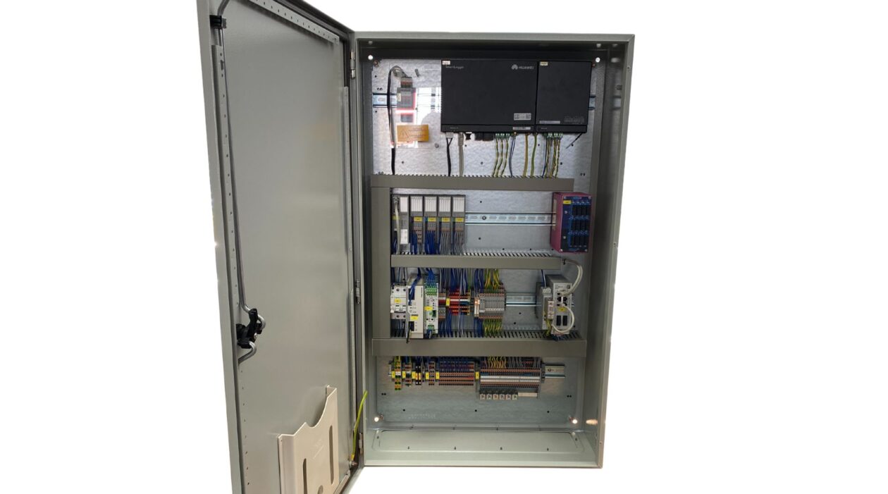 Mittlerer Schaltschrank Mittlerer Schaltschrank