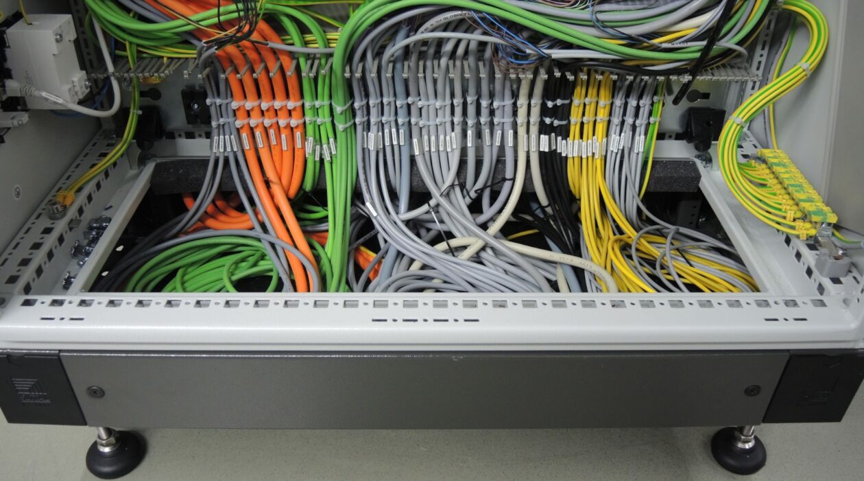 Verkabelung im Schaltschrankbau Verkabelung im Schaltschrankbau